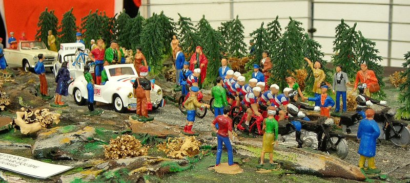 2011-07-05 08 Chez Bretagne Schuller Maquette du Tour.JPG